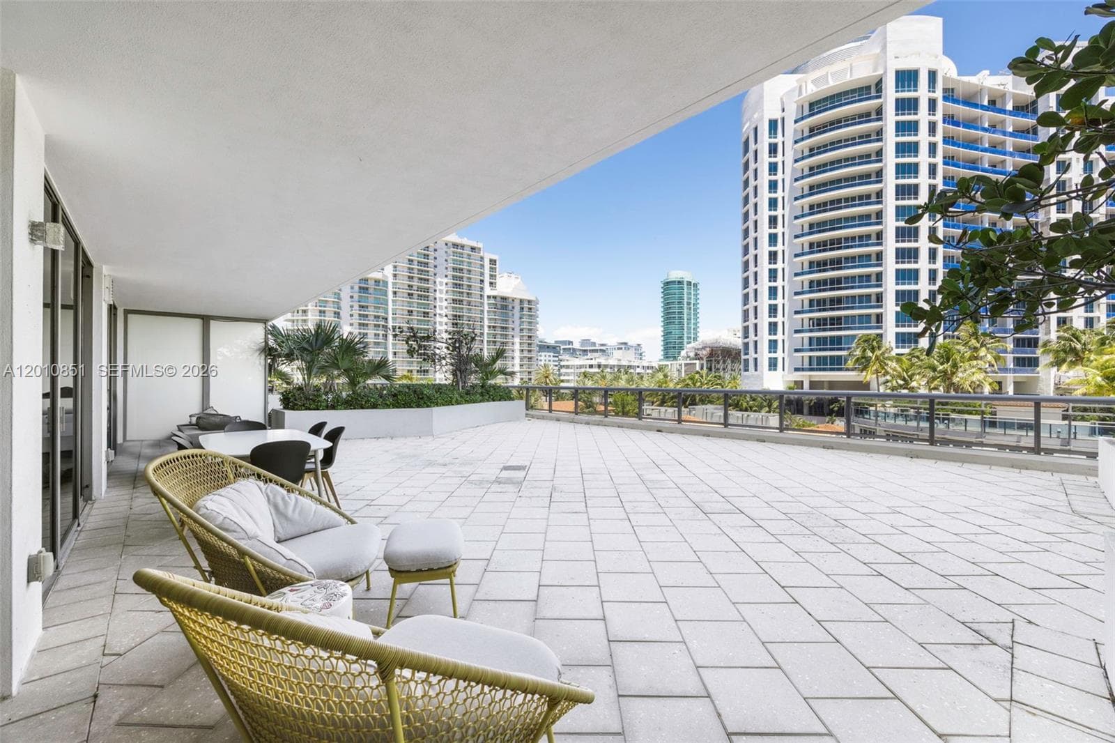 5875 Collins Ave 503 photo 12