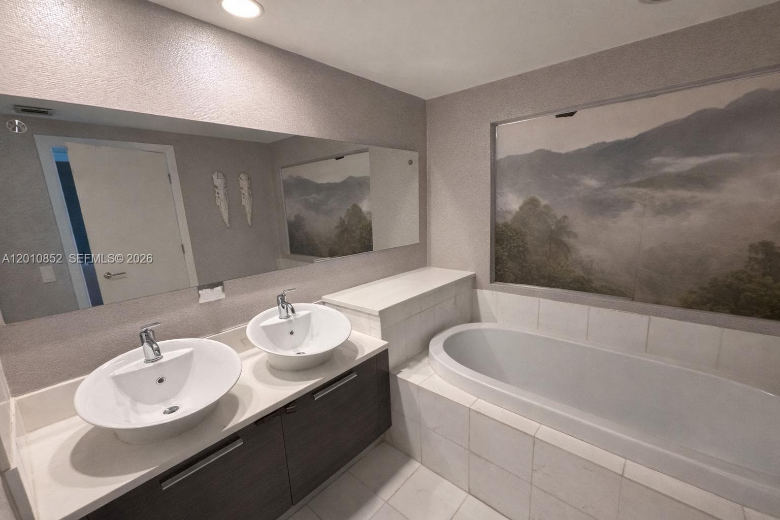 2950 188th St 406 photo 11