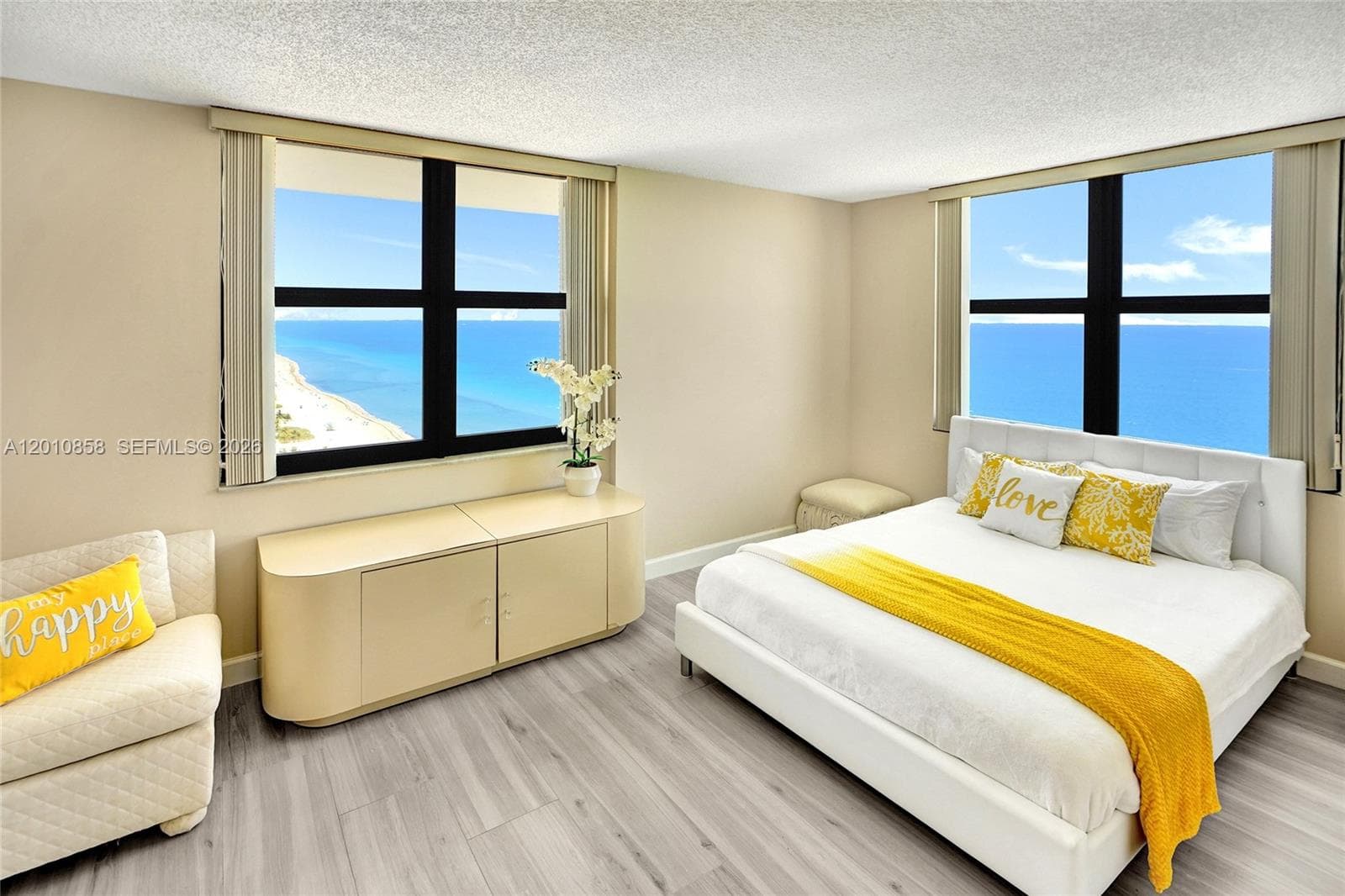 2301 Ocean Dr 2603 photo 2