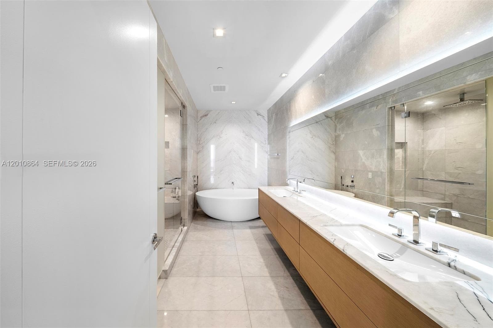 18501 Collins Ave 501 photo 9