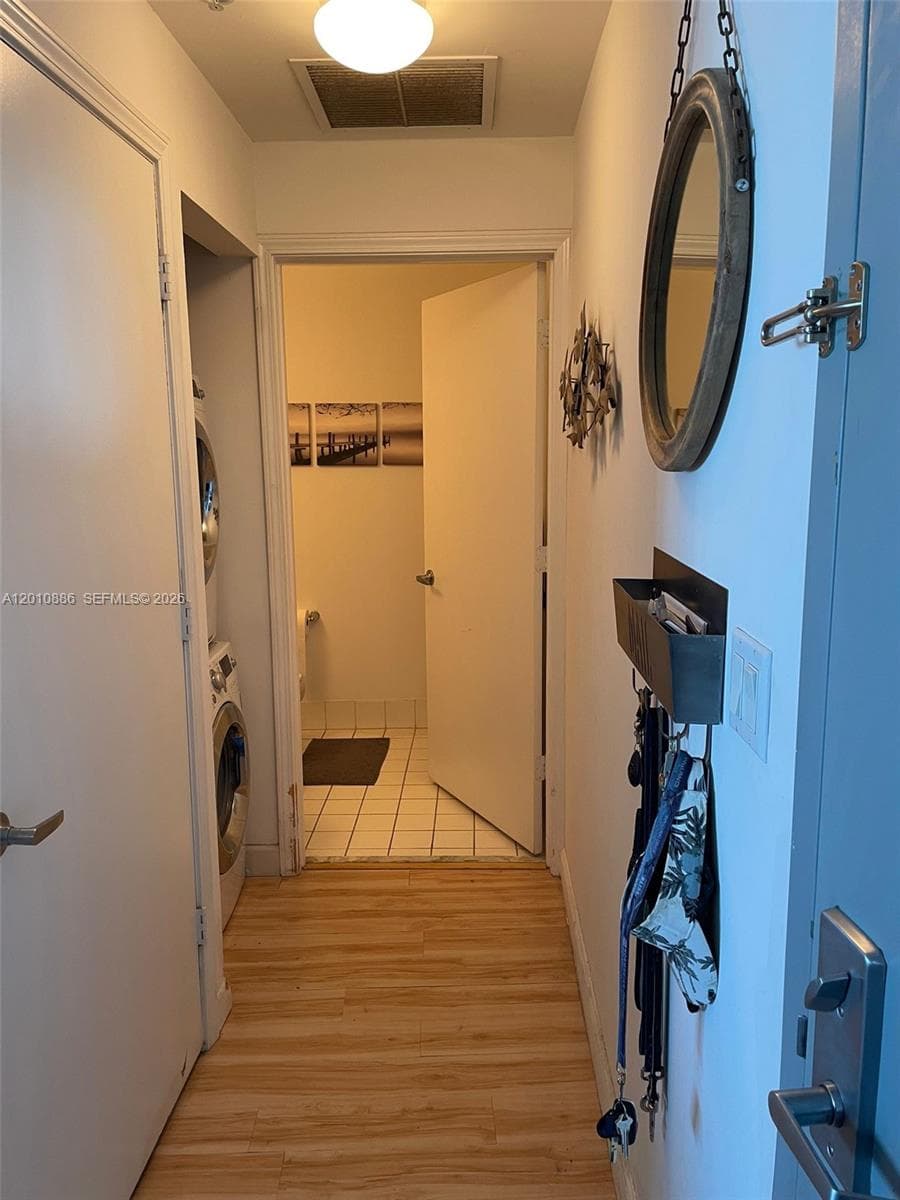 601 36th St 1705 photo 13