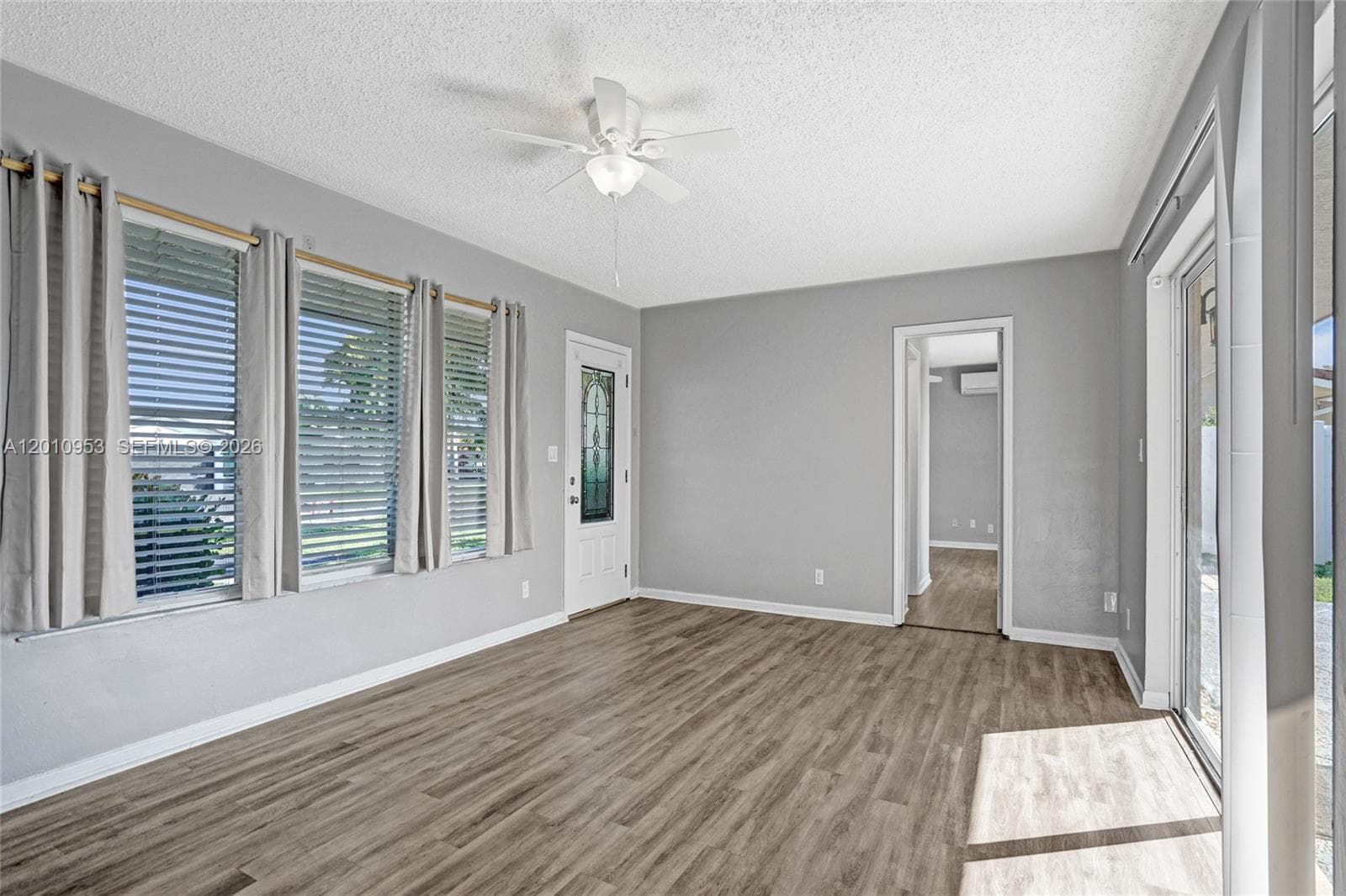 949 10th Ct photo 17