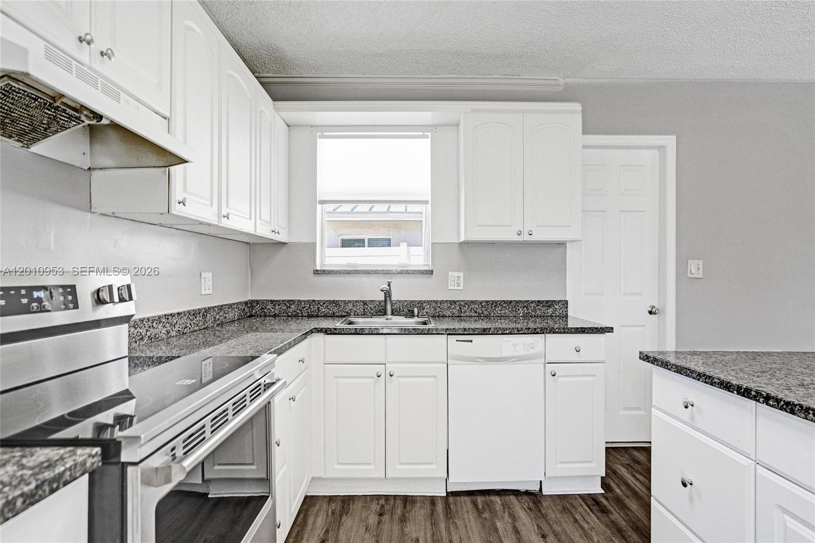 949 10th Ct photo 16