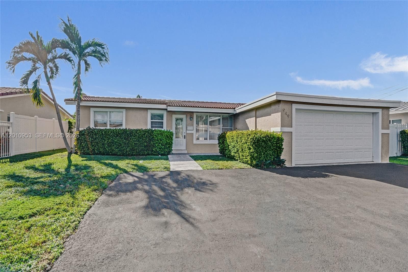 949 10th Ct photo 1