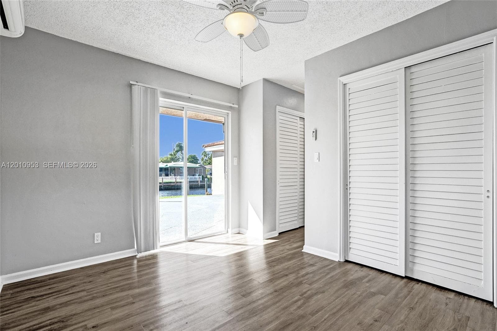 949 10th Ct photo 20