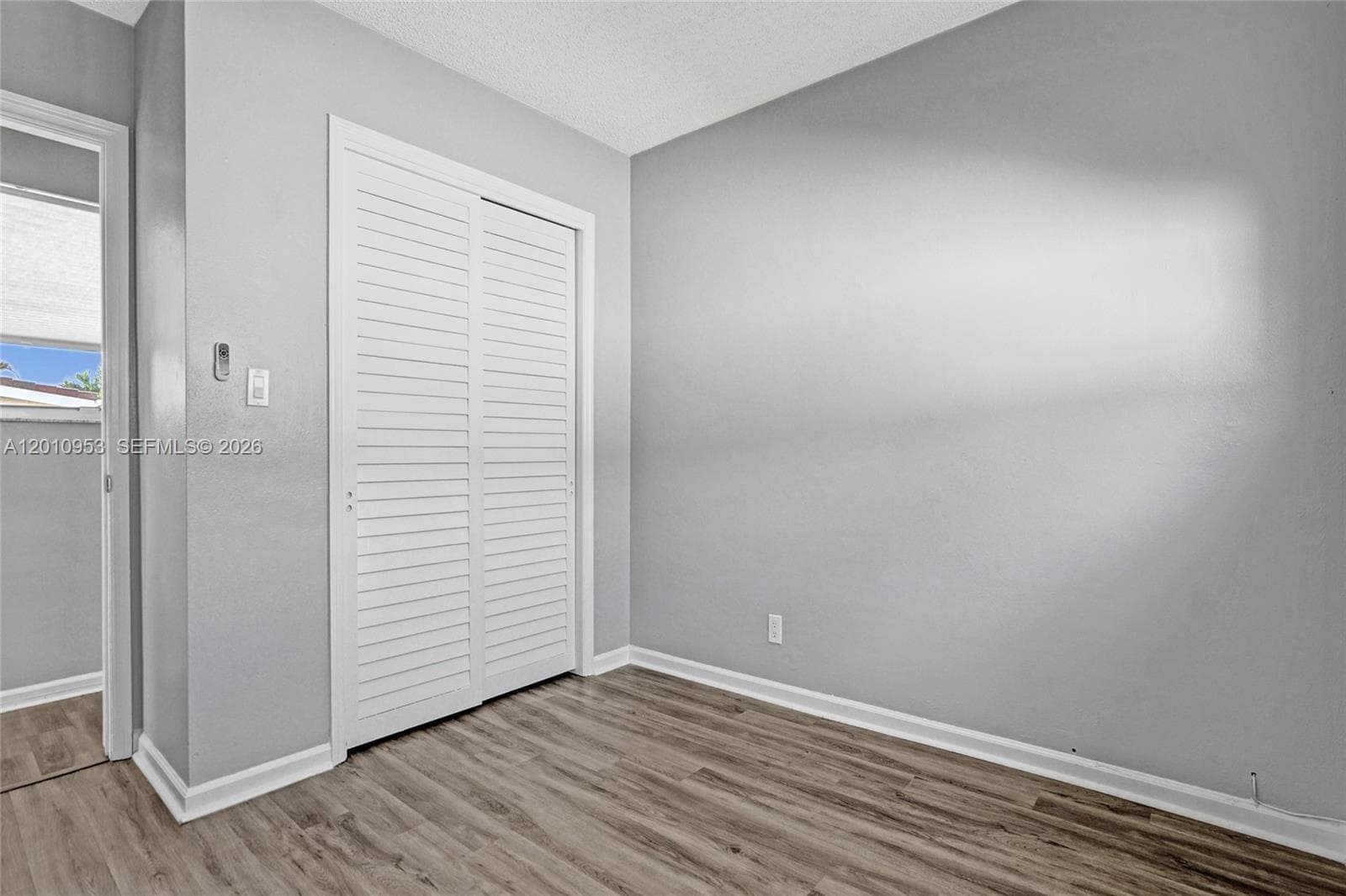 949 10th Ct photo 24