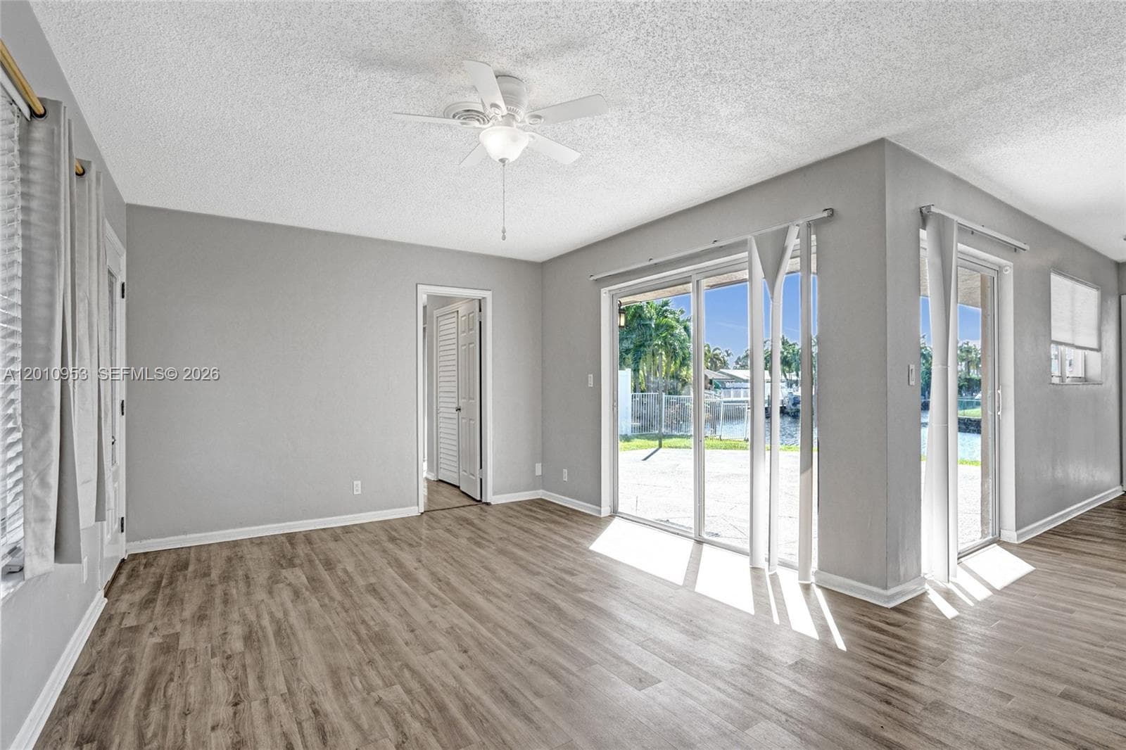 949 10th Ct photo 8