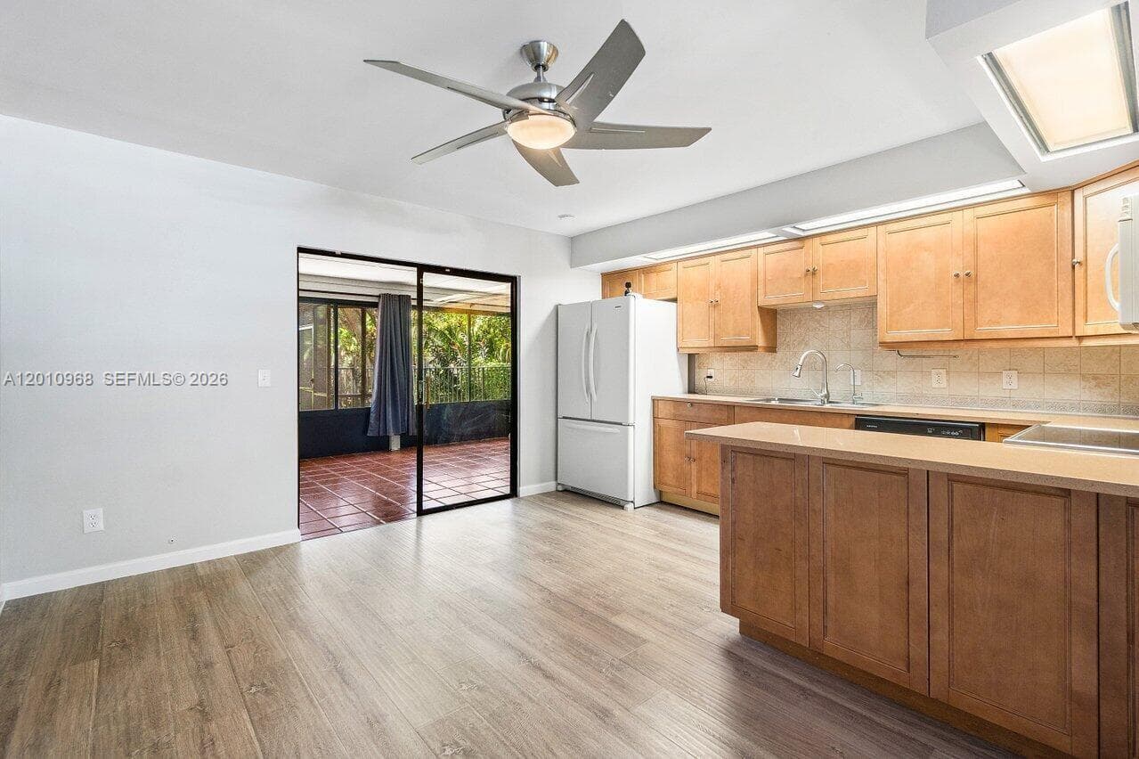 1367 Riverside Cir 1367 photo 23