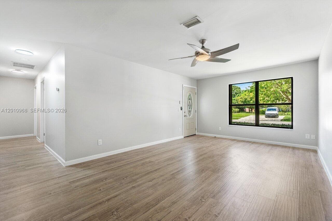 1367 Riverside Cir 1367 photo 17