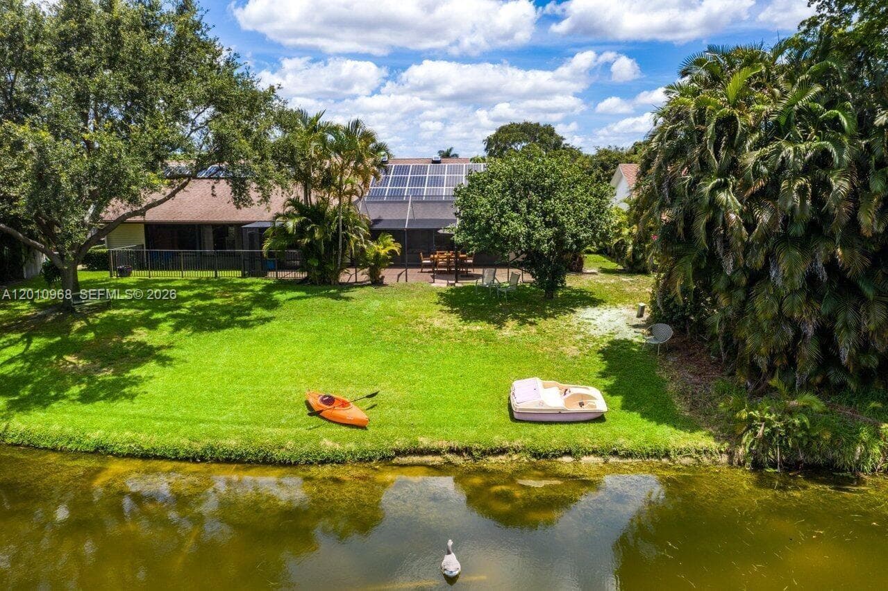 1367 Riverside Cir 1367 photo 3