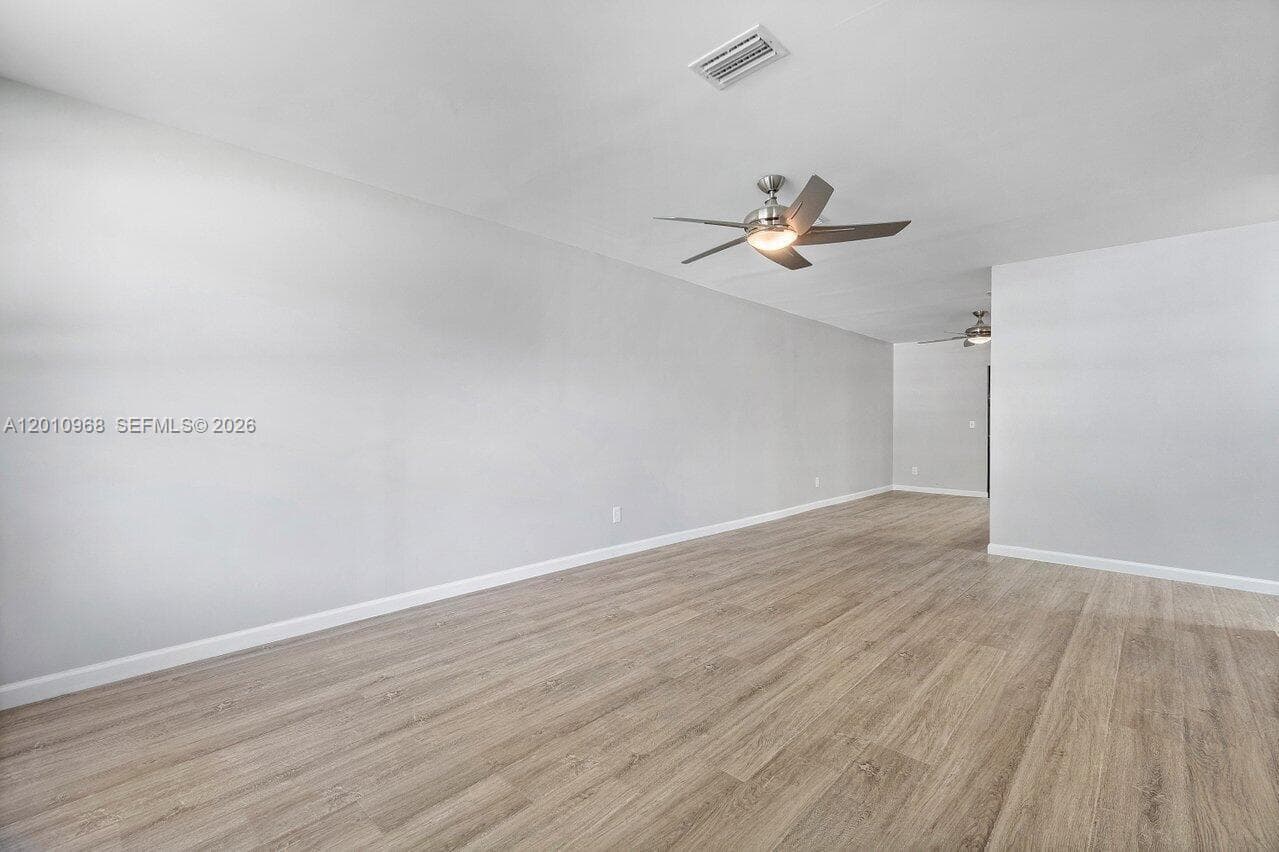 1367 Riverside Cir 1367 photo 20