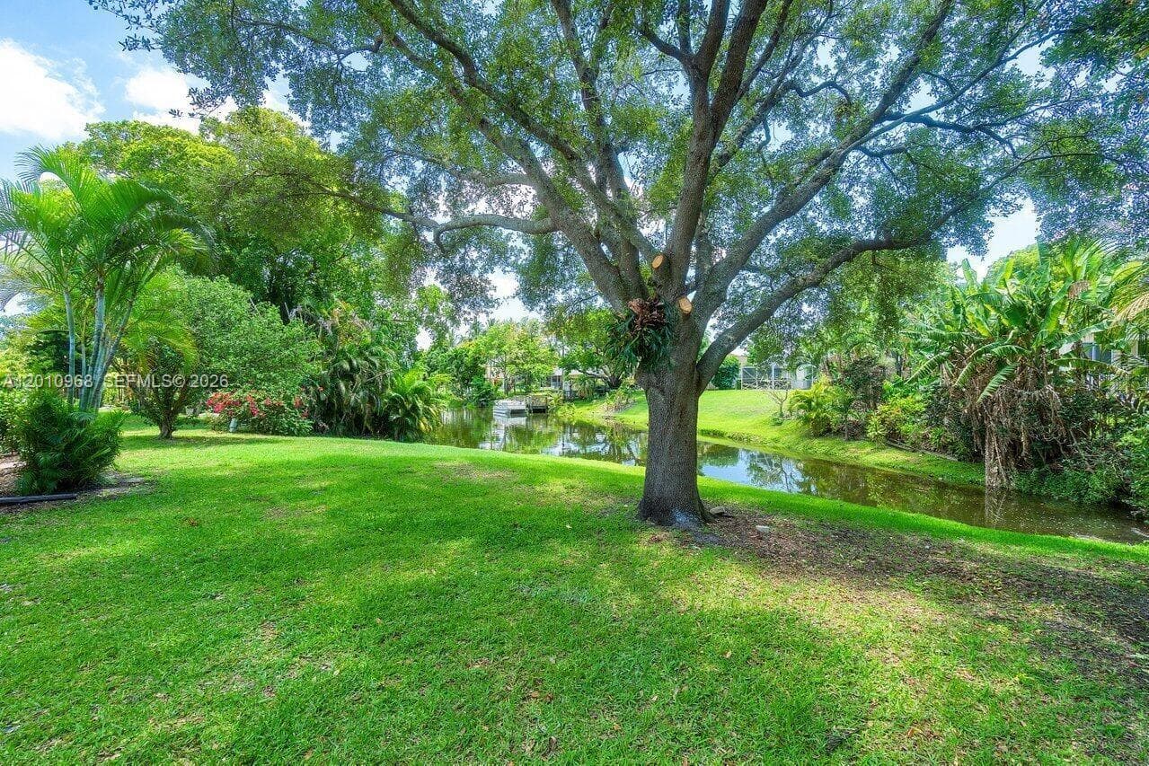 1367 Riverside Cir 1367 photo 10