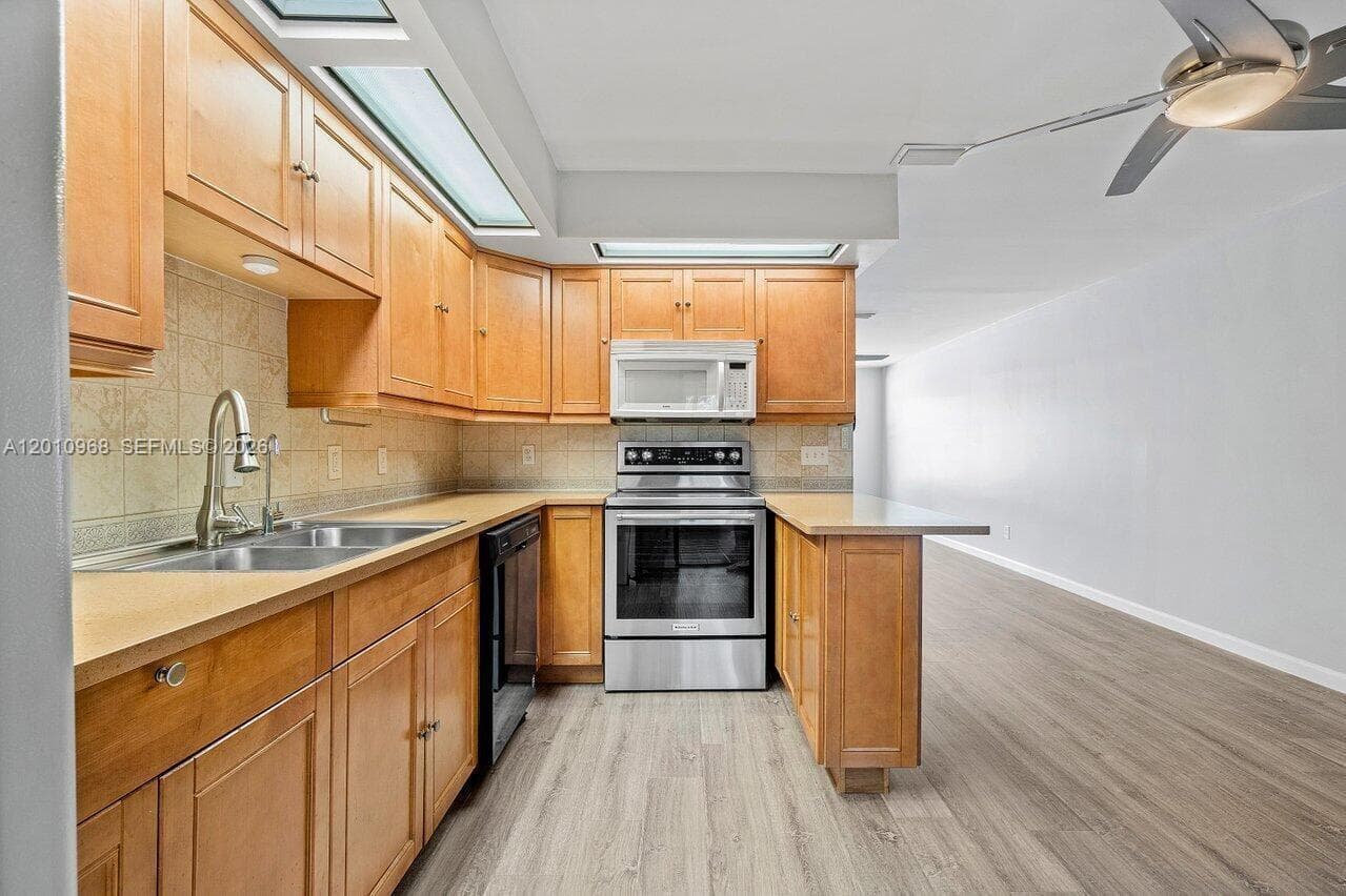 1367 Riverside Cir 1367 photo 25