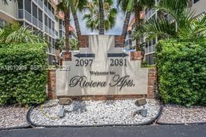 2097 Ocean Dr 305 photo 3