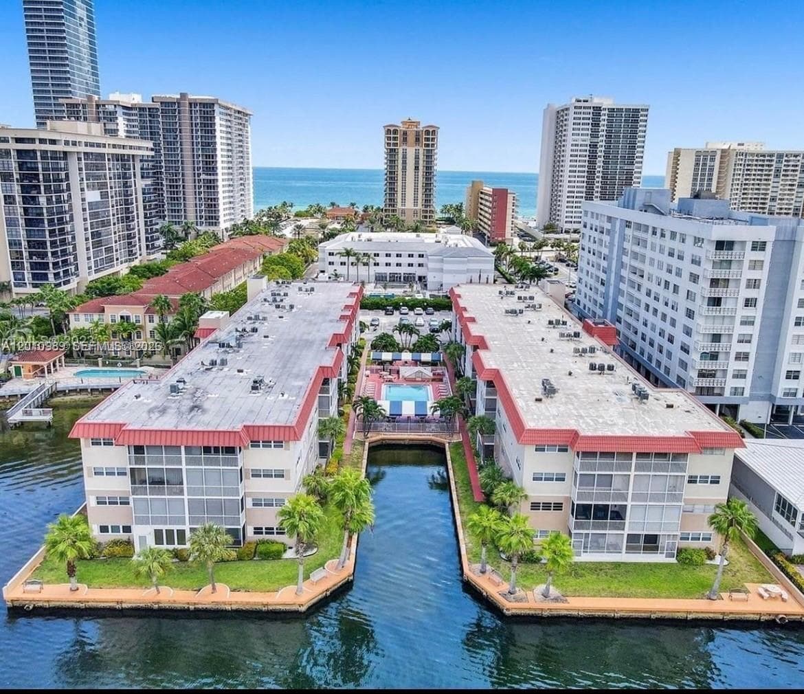 2097 Ocean Dr 305 photo 1