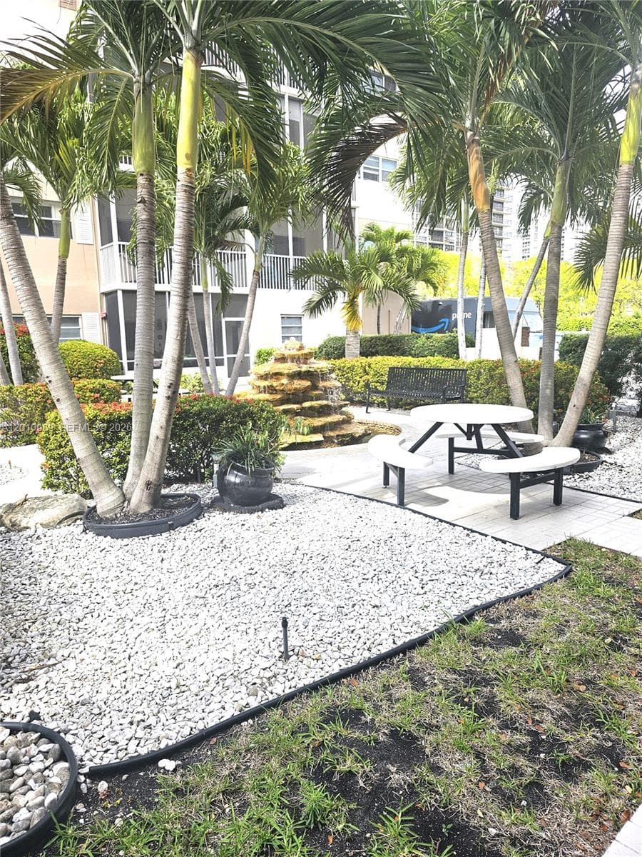 2097 Ocean Dr 305 photo 24
