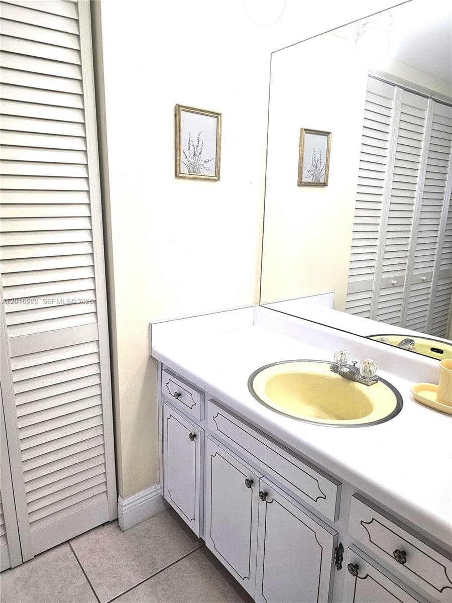 2097 Ocean Dr 305 photo 8