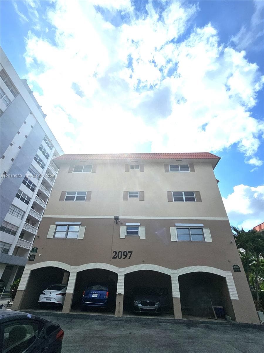 2097 Ocean Dr 305 photo 25