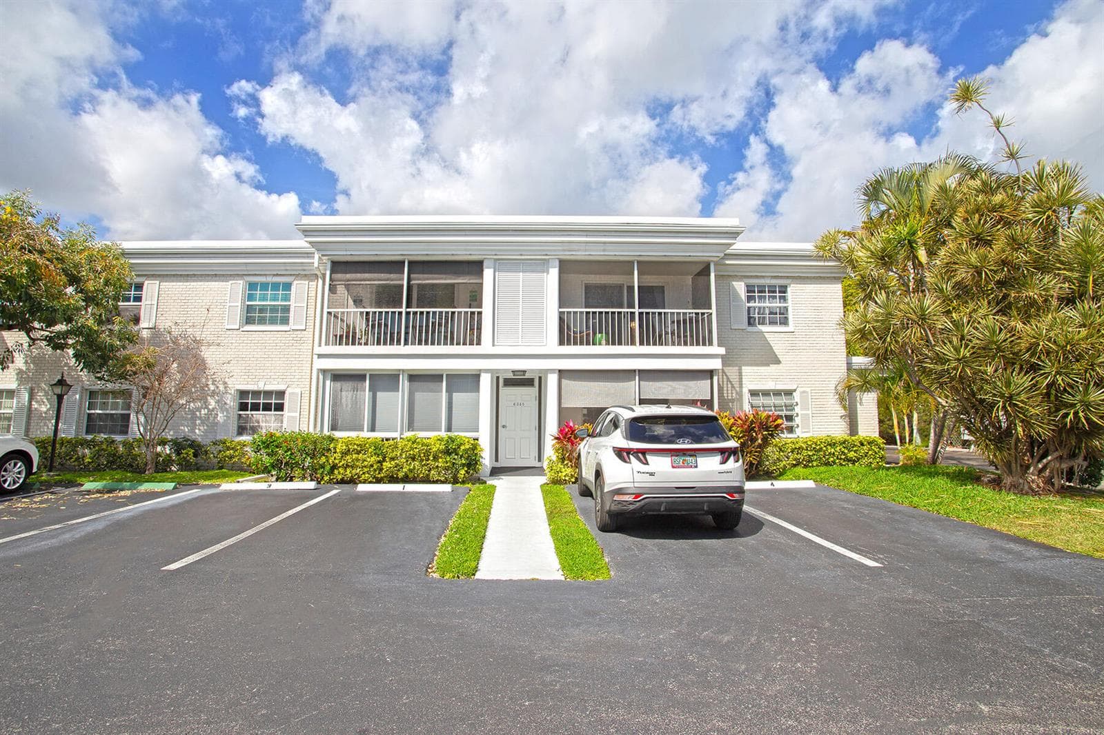 6345 Bay Club Drive 3 photo 2