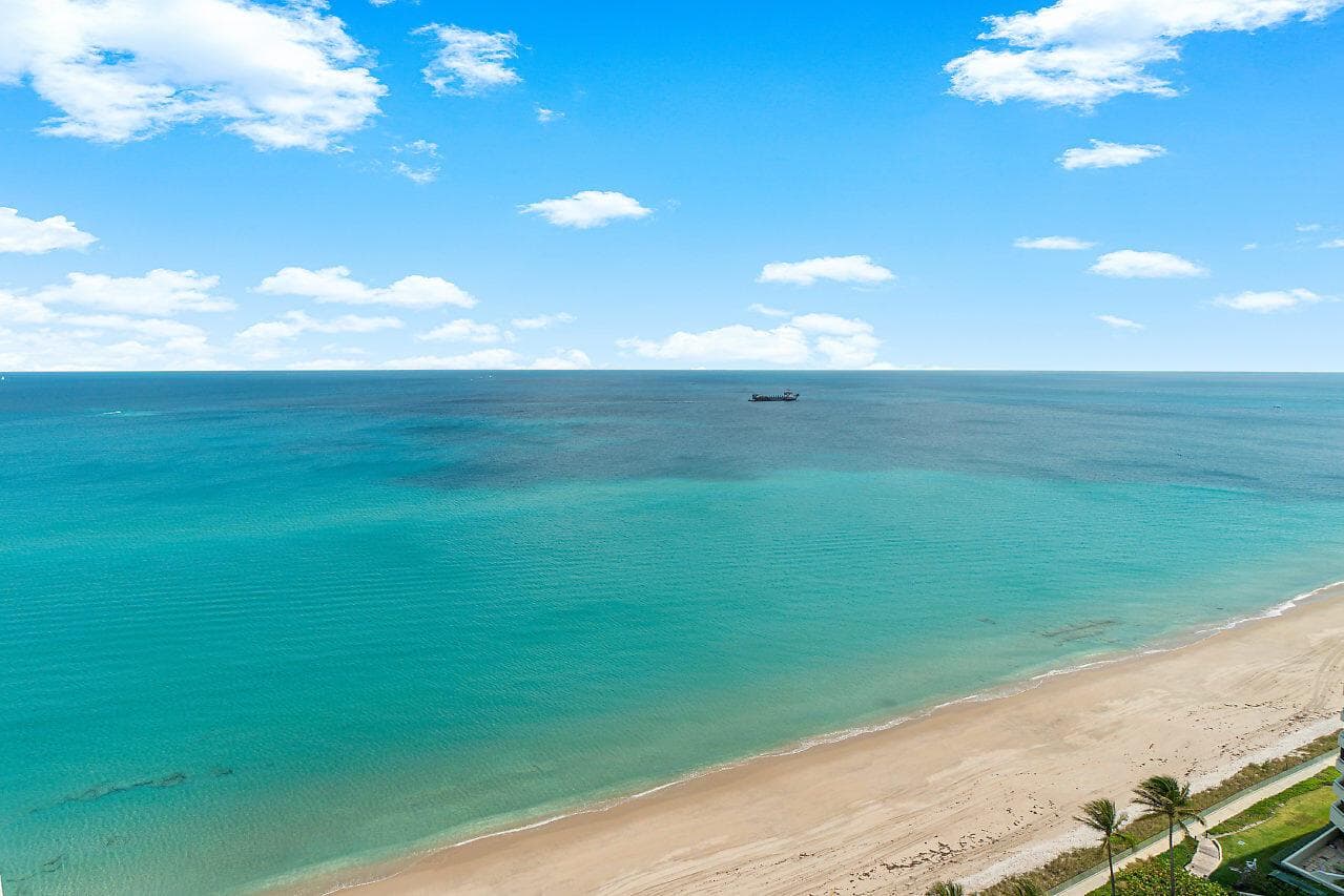 5080 N Ocean Drive 19d photo 1