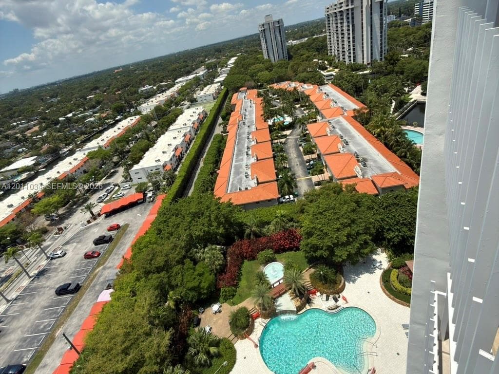 4000 Towerside Ter 1912 photo 20