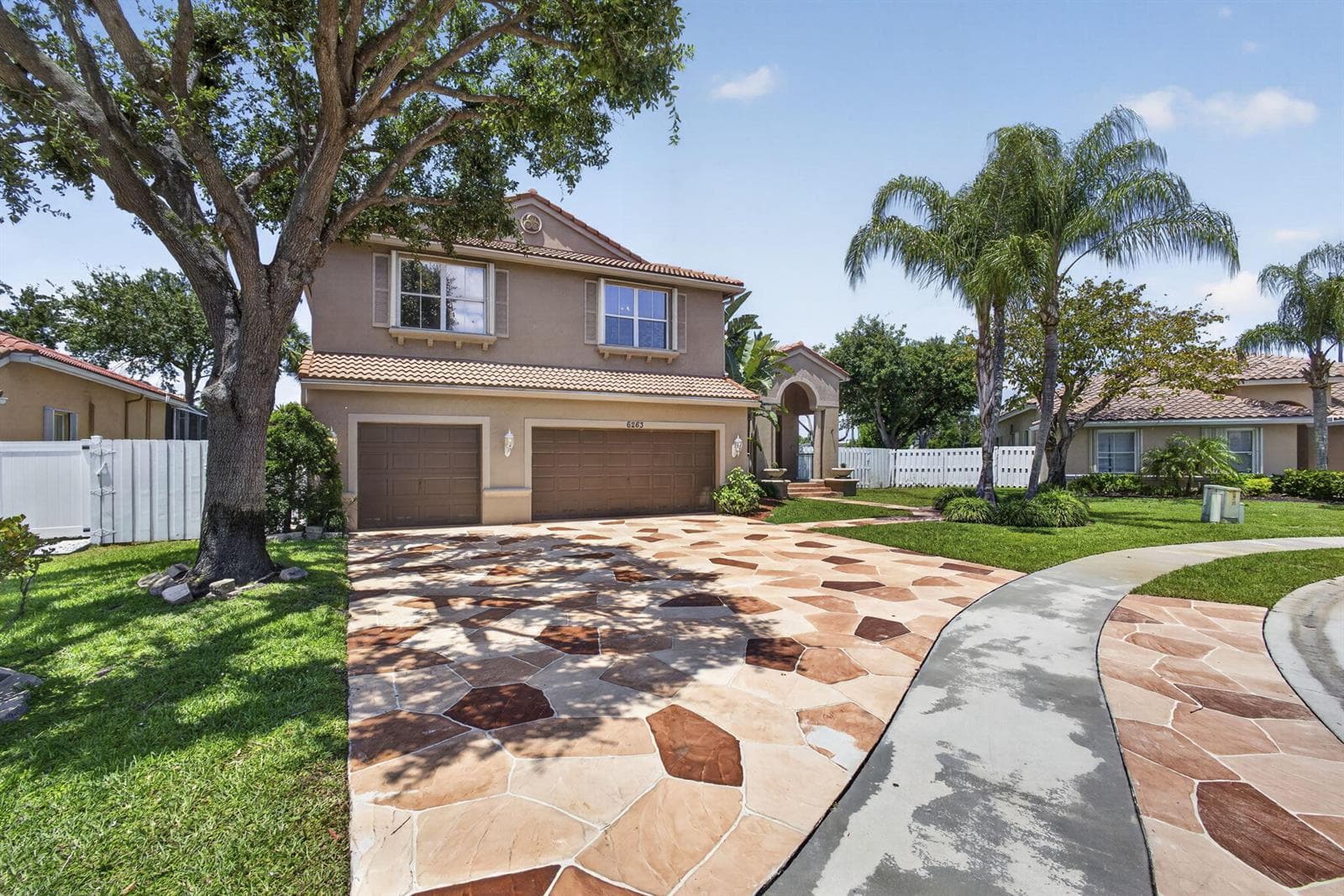 6263 Shadow Tree Lane photo 2