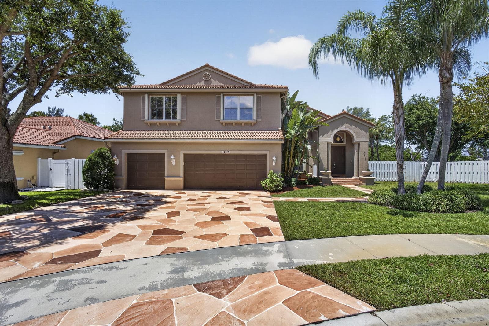 6263 Shadow Tree Lane photo 1