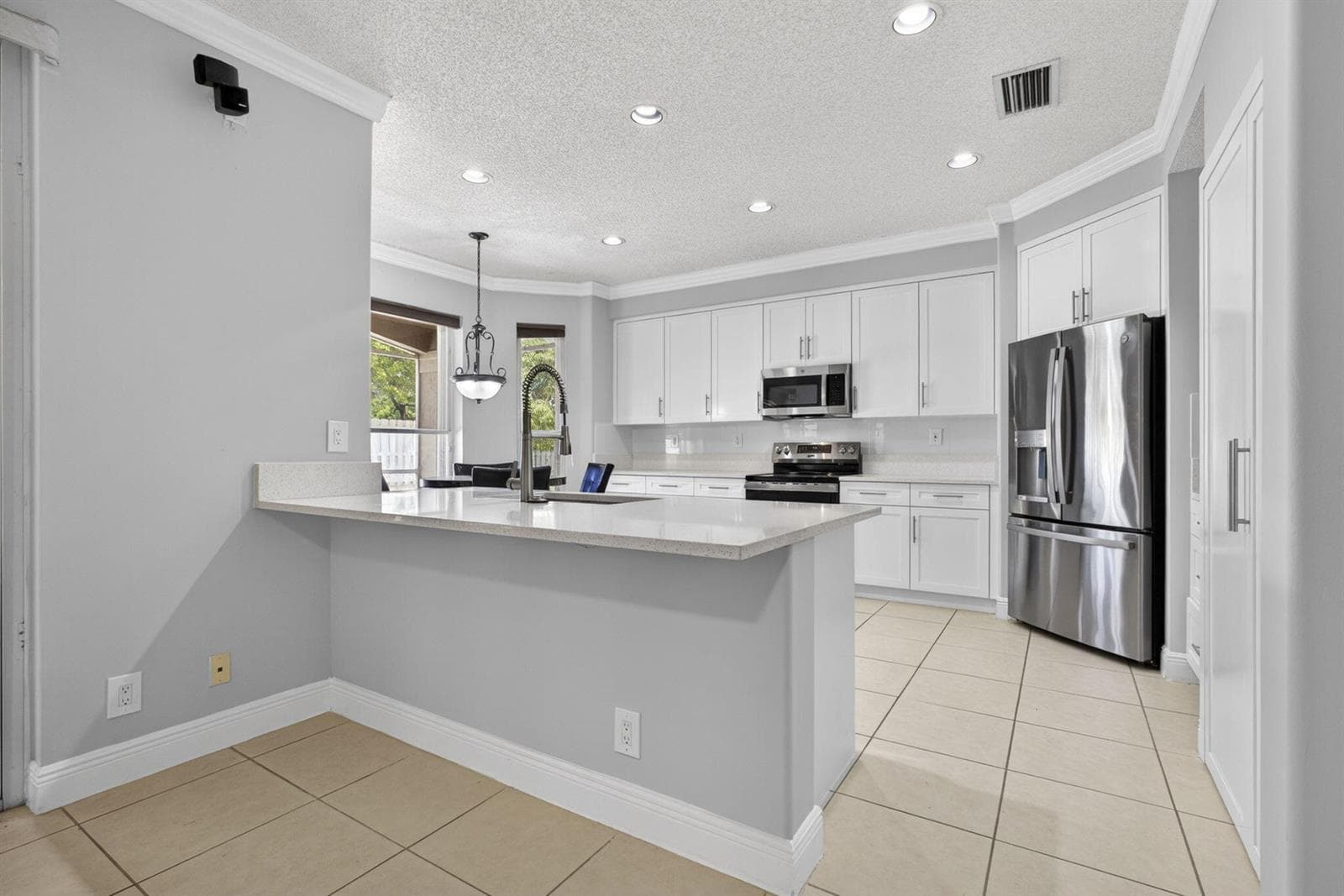 6263 Shadow Tree Lane photo 9