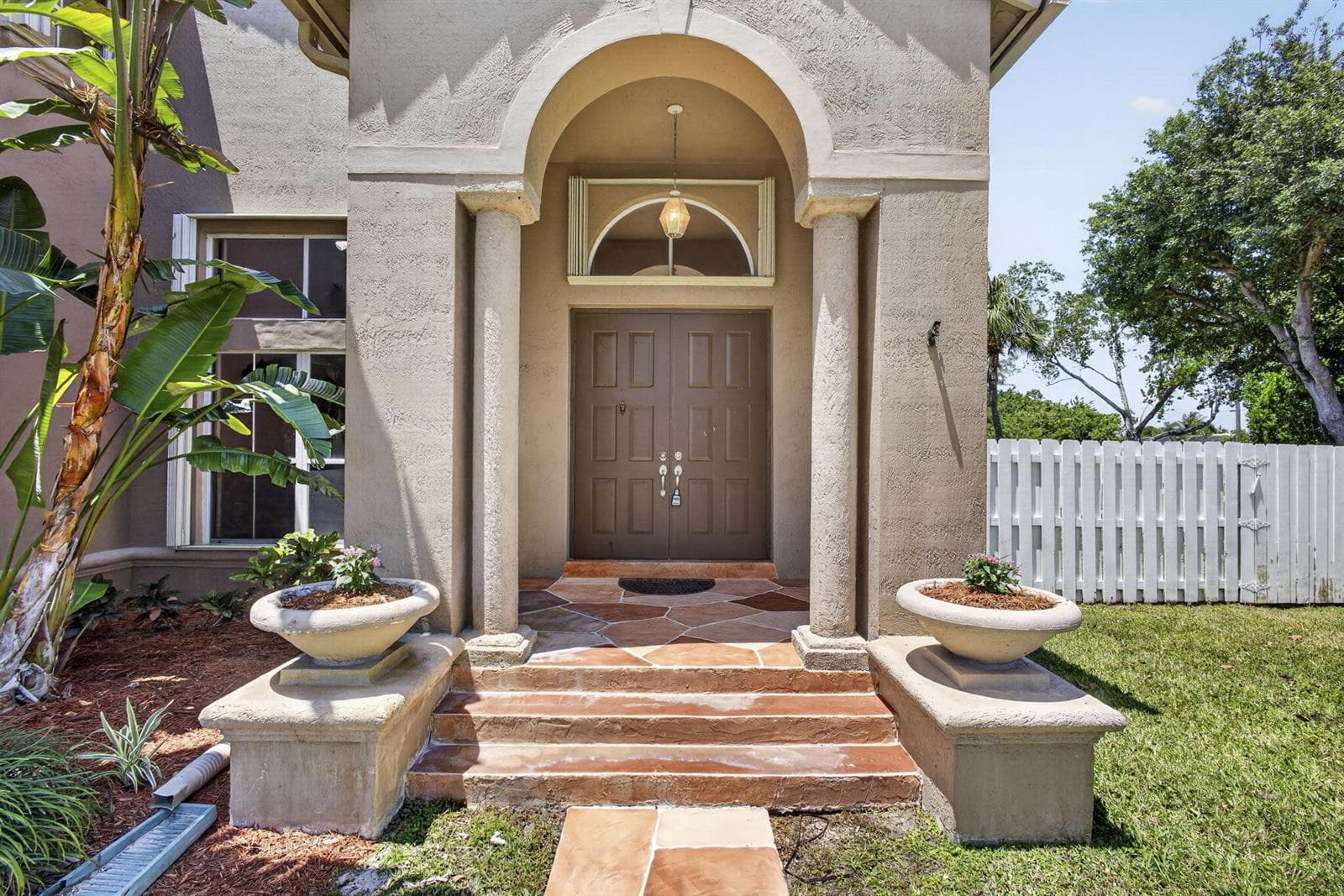 6263 Shadow Tree Lane photo 4