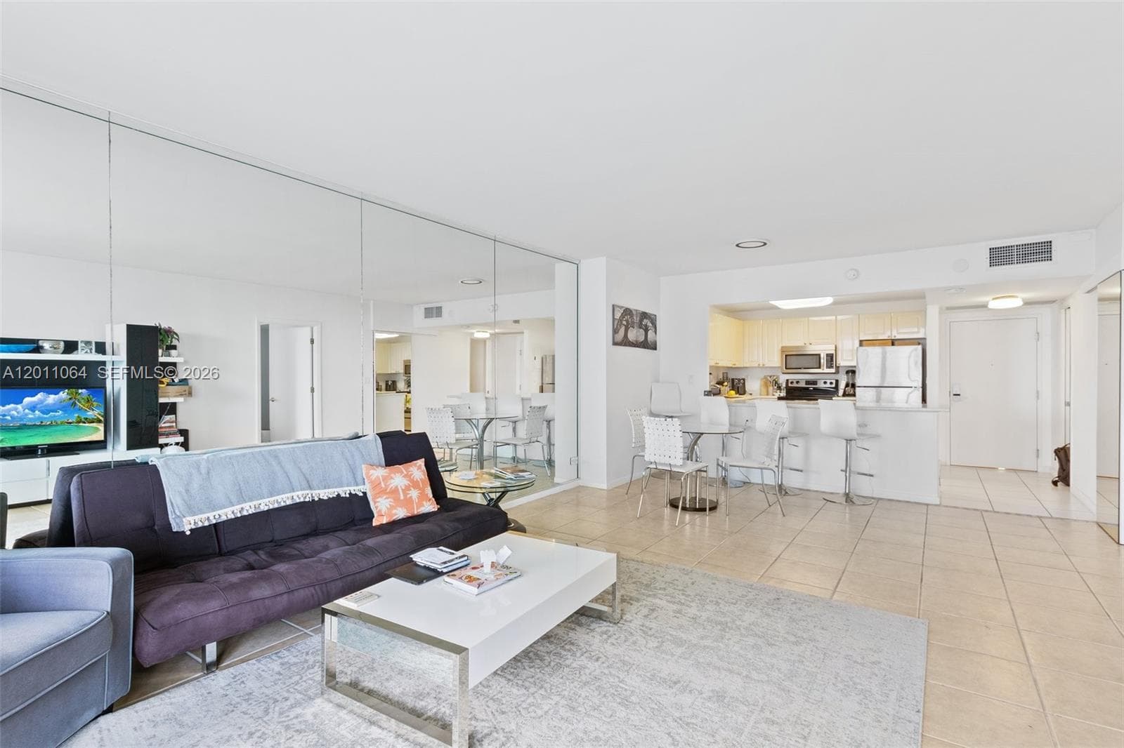 2301 Collins Ave 504 photo 5