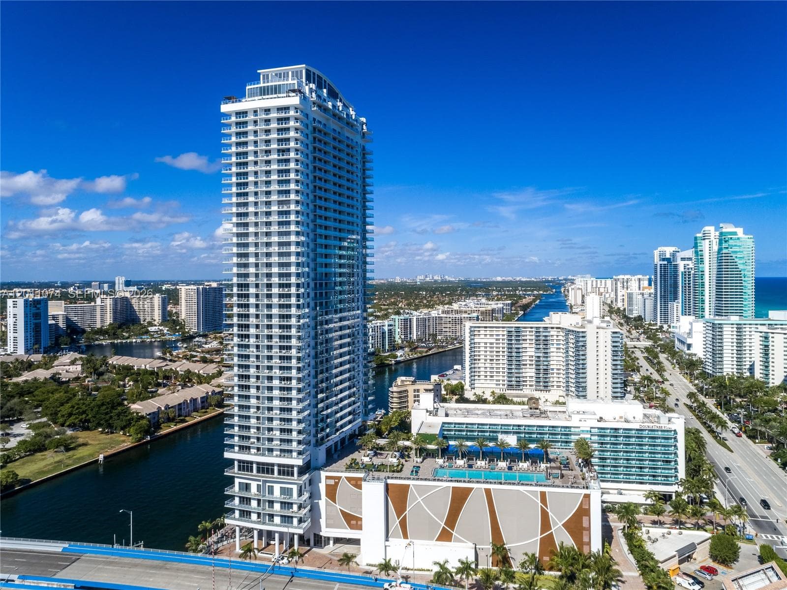 4010 S Ocean Dr R1808 photo 3