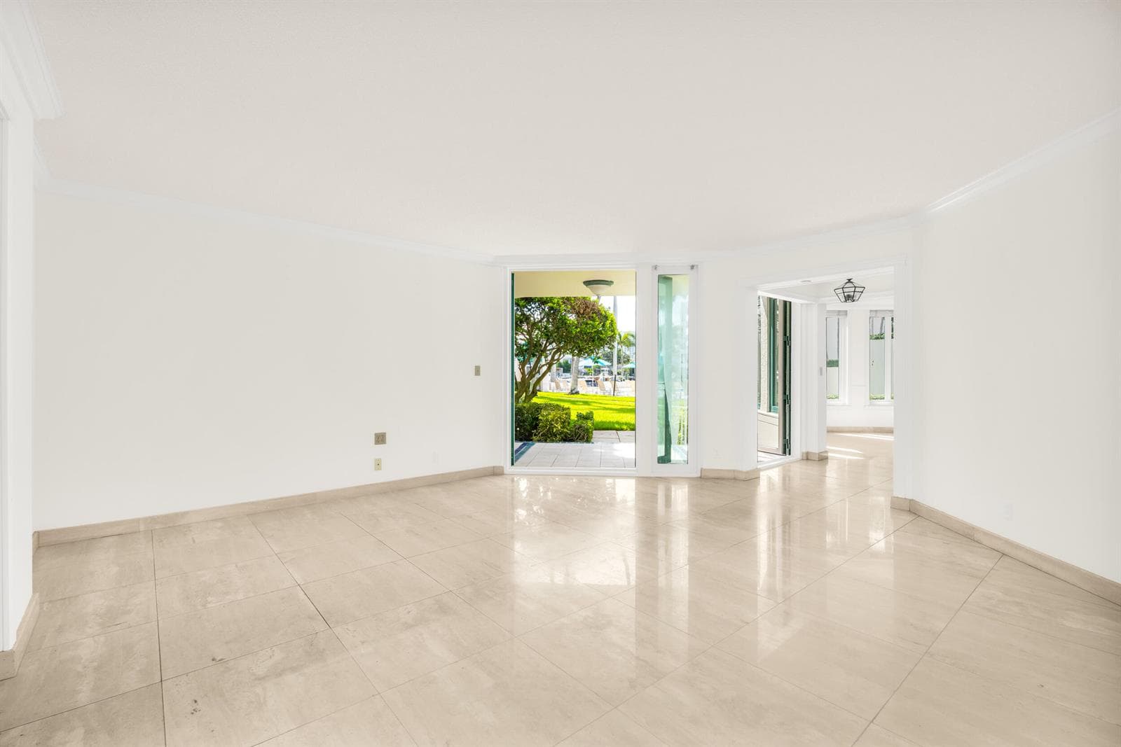 100 SE 5th Avenue 107 photo 9