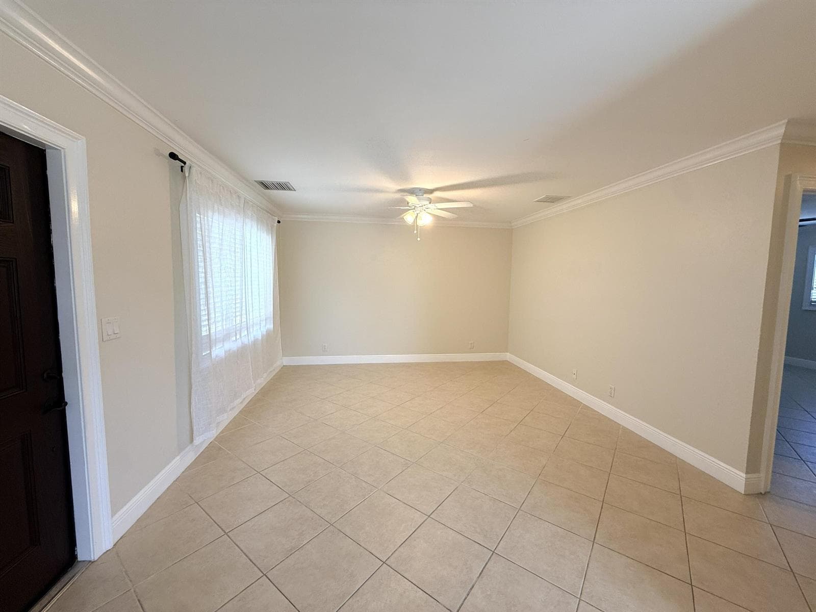 735 Hummingbird Way 204 photo 3