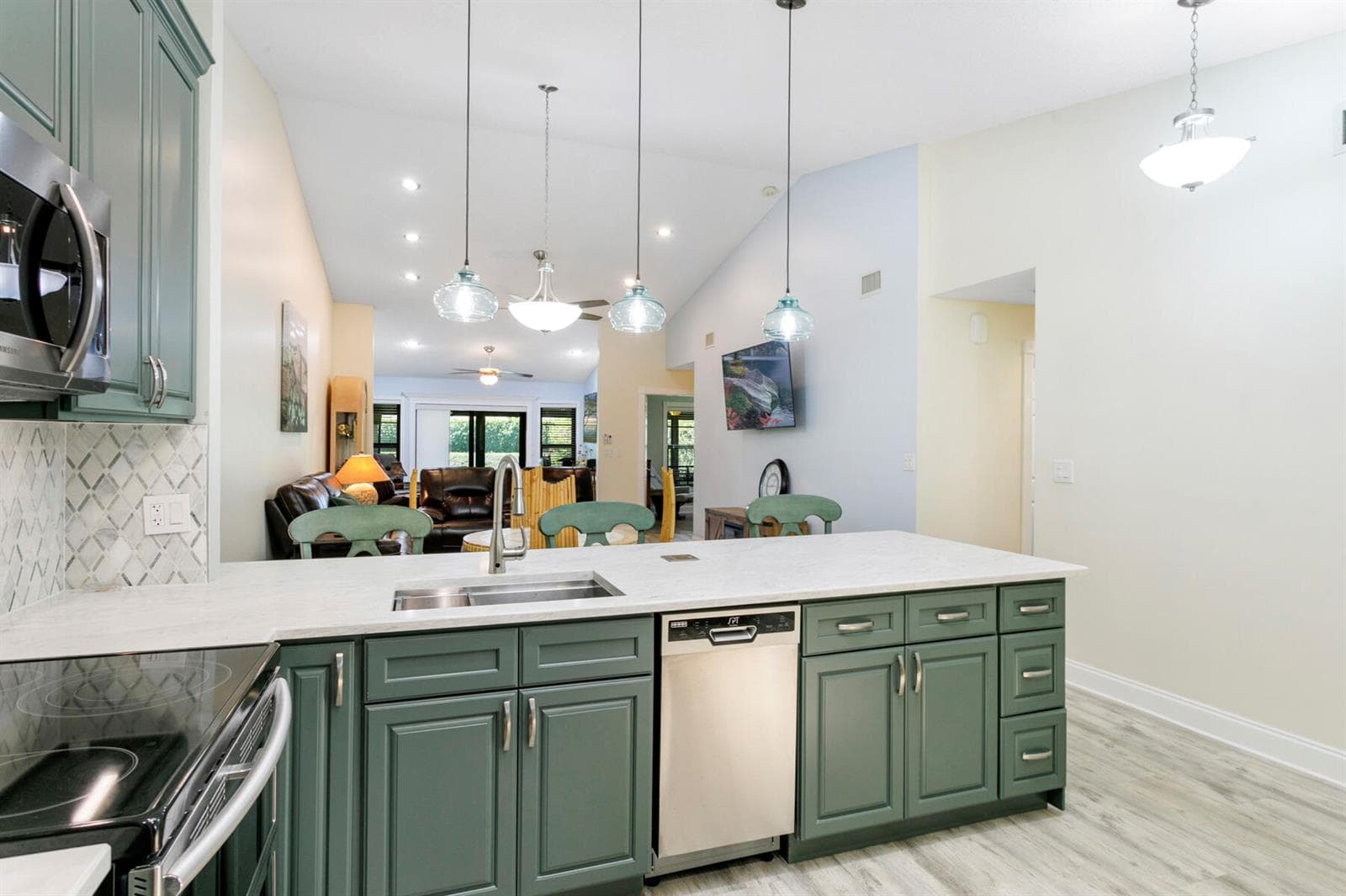 10711 Palm Leaf Drive B photo 6