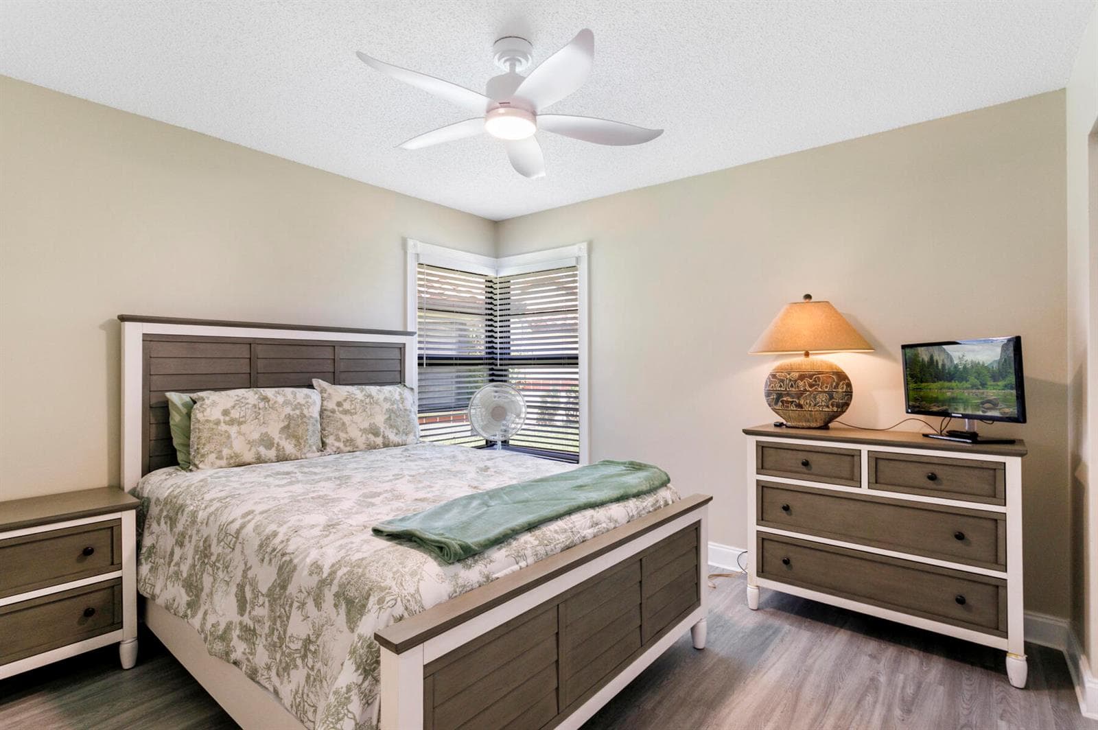 10711 Palm Leaf Drive B photo 24