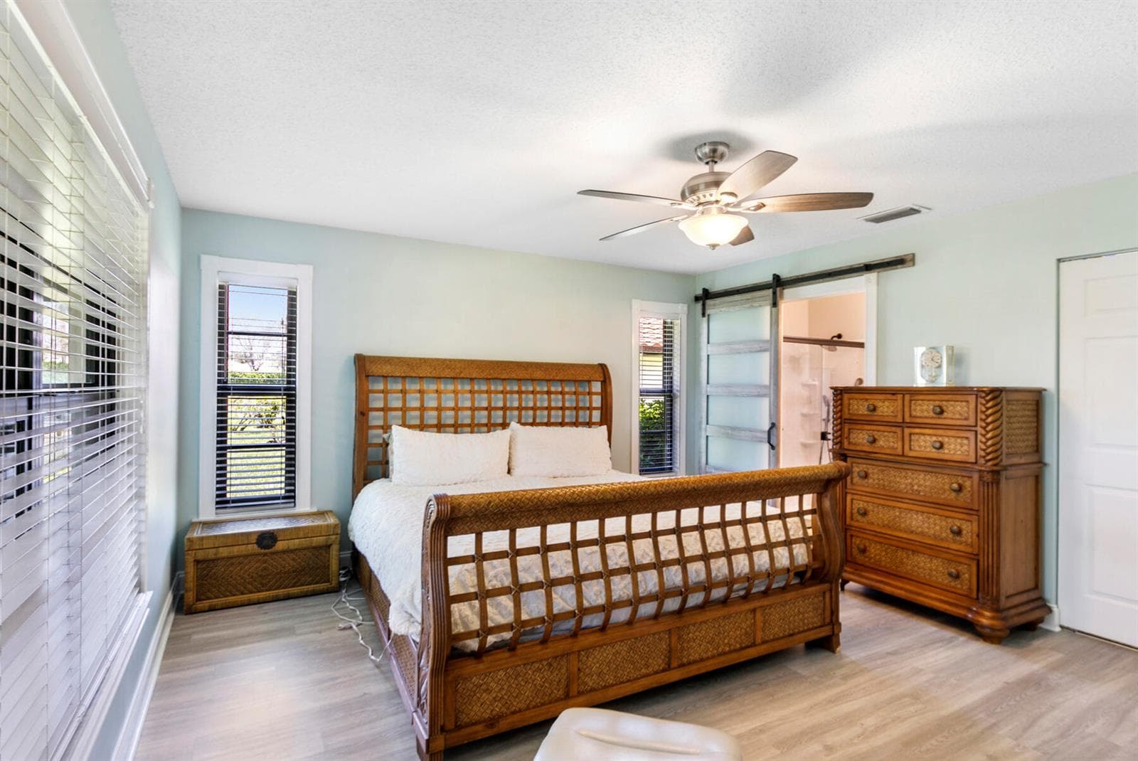 10711 Palm Leaf Drive B photo 19