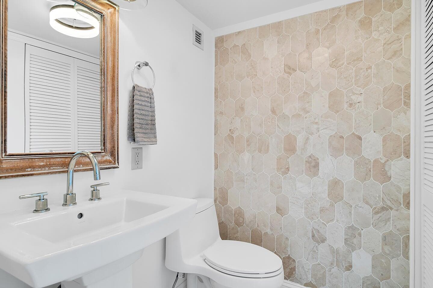 101 N Clematis Street 513 photo 14