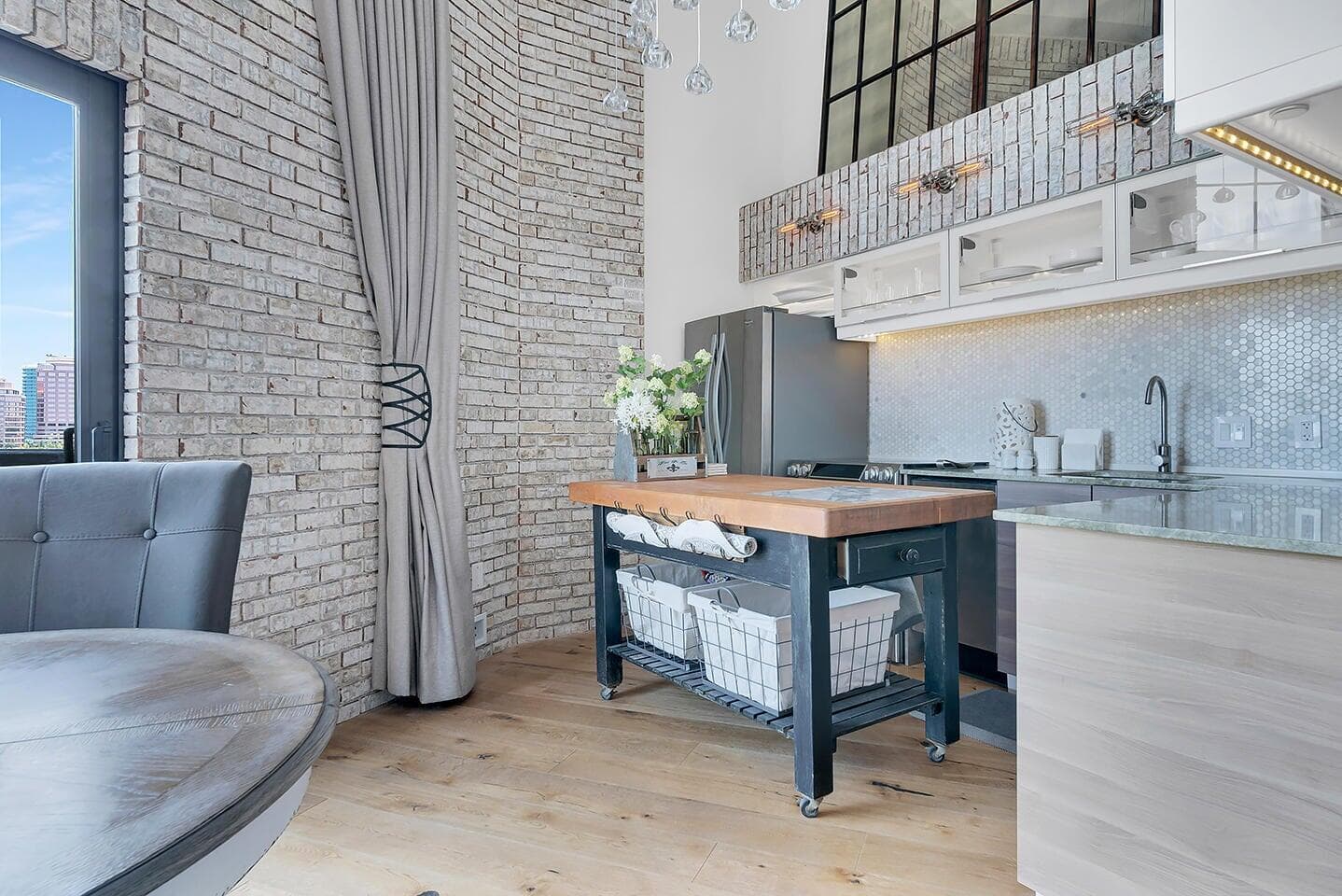 101 N Clematis Street 513 photo 8