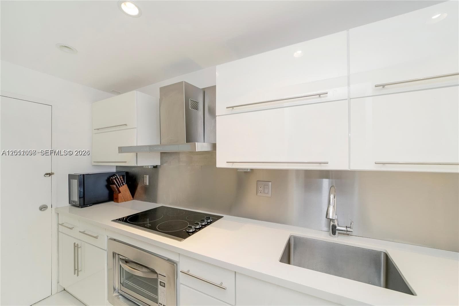 100 Lincoln Rd 605 photo 9