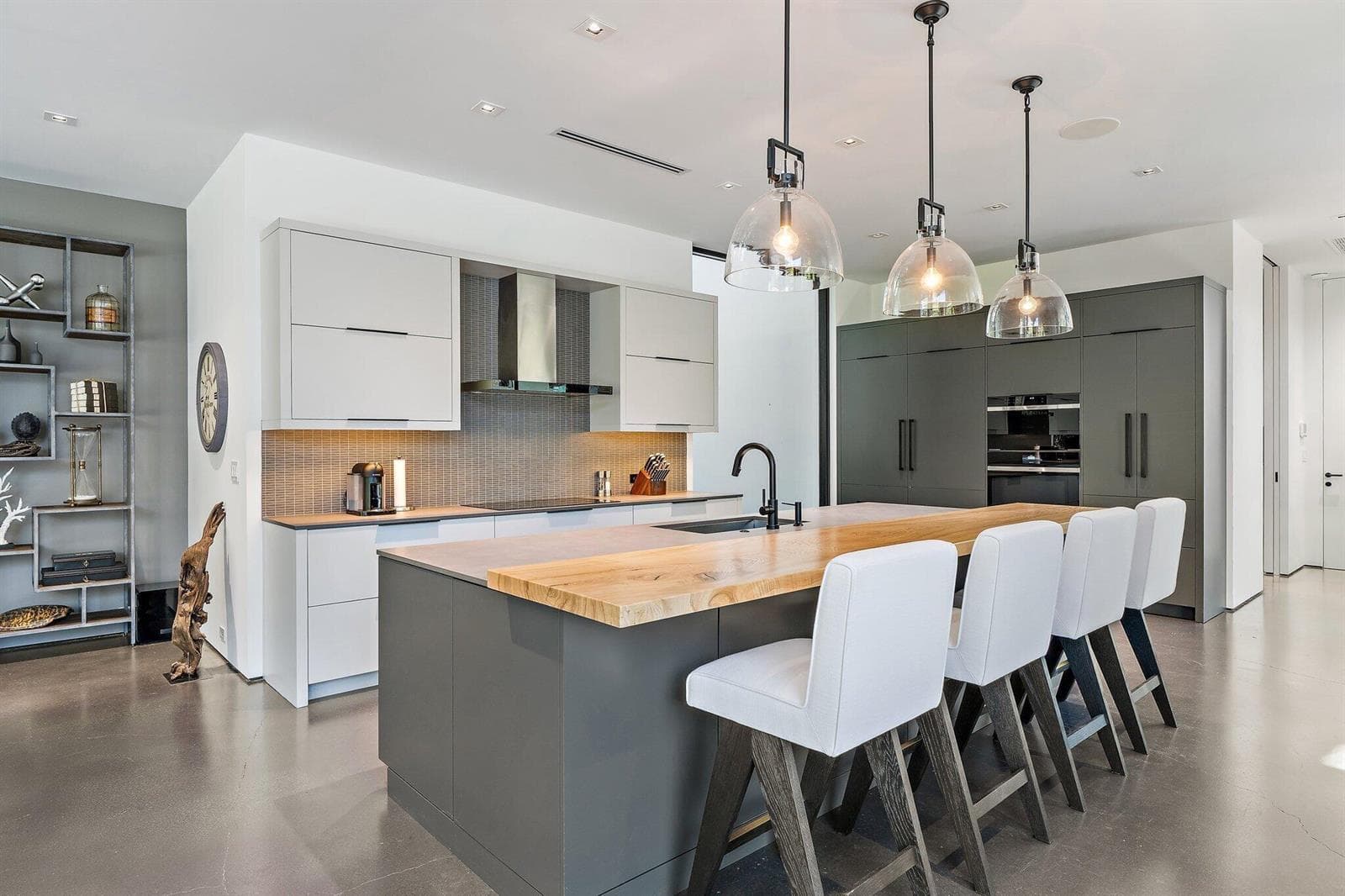12 N Beach Road photo 13