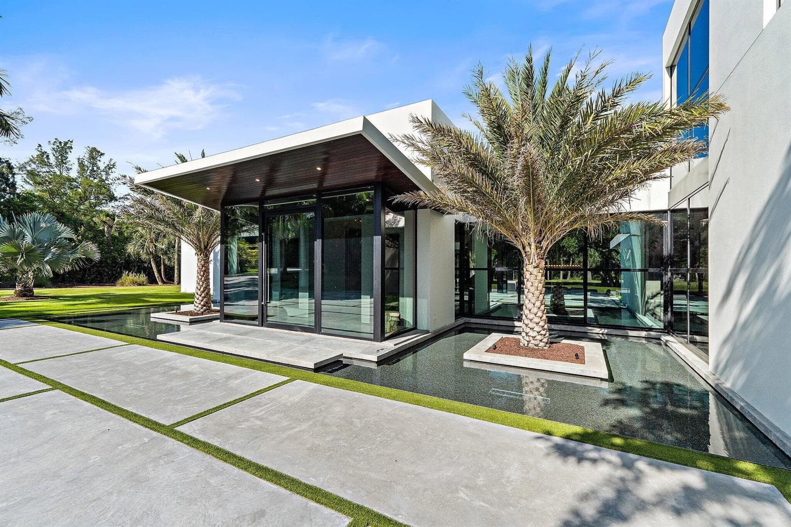 12 N Beach Road photo 5