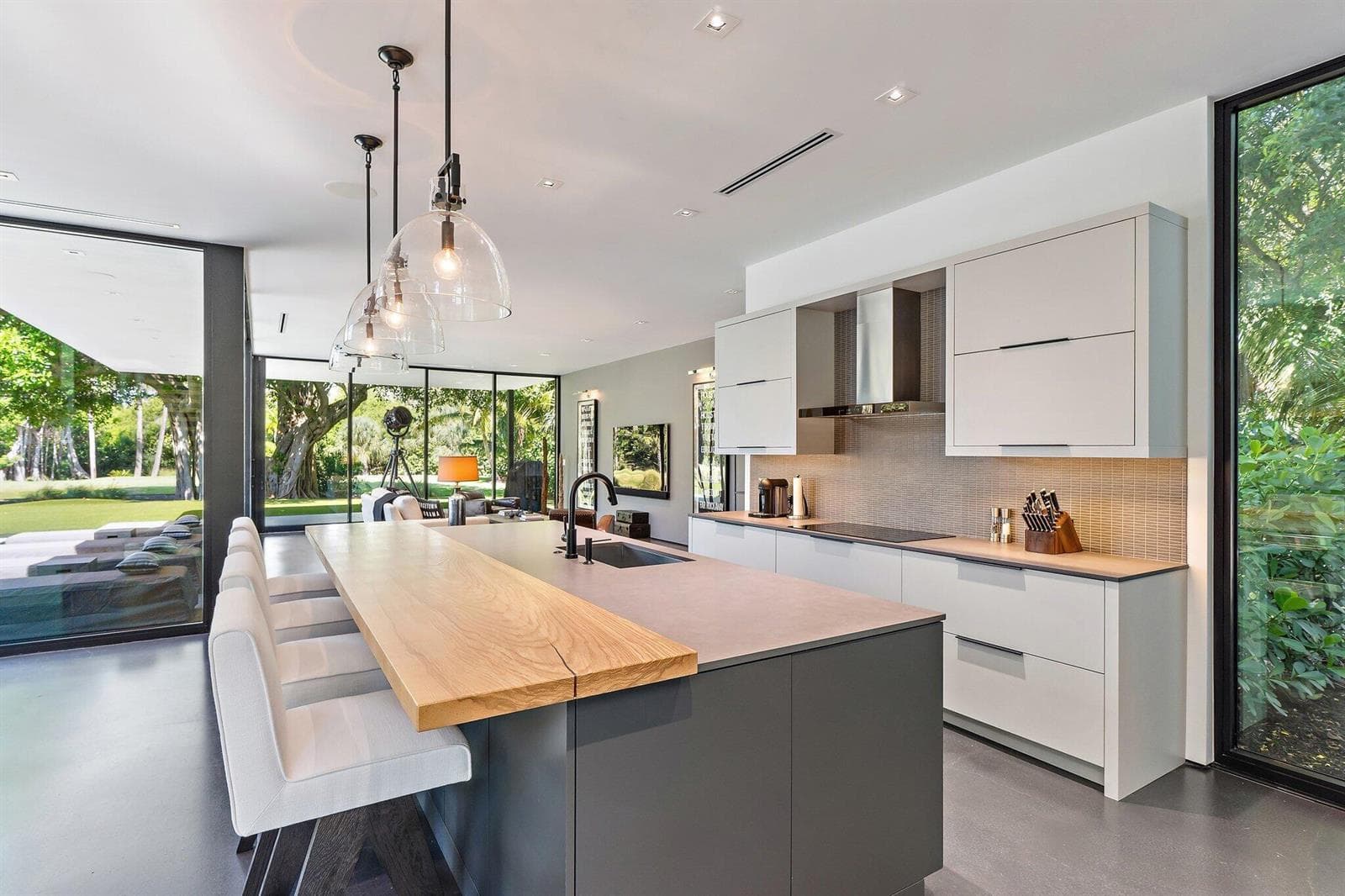 12 N Beach Road photo 14