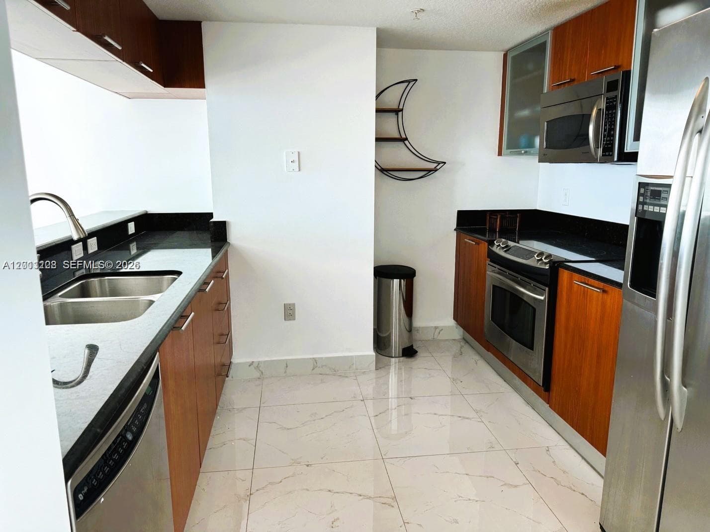 1800 Bayshore Dr 3807 photo 9