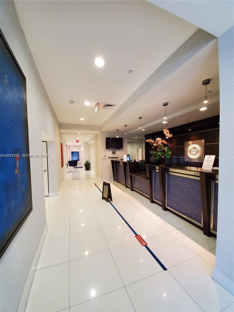 1800 Bayshore Dr 3807 photo 18