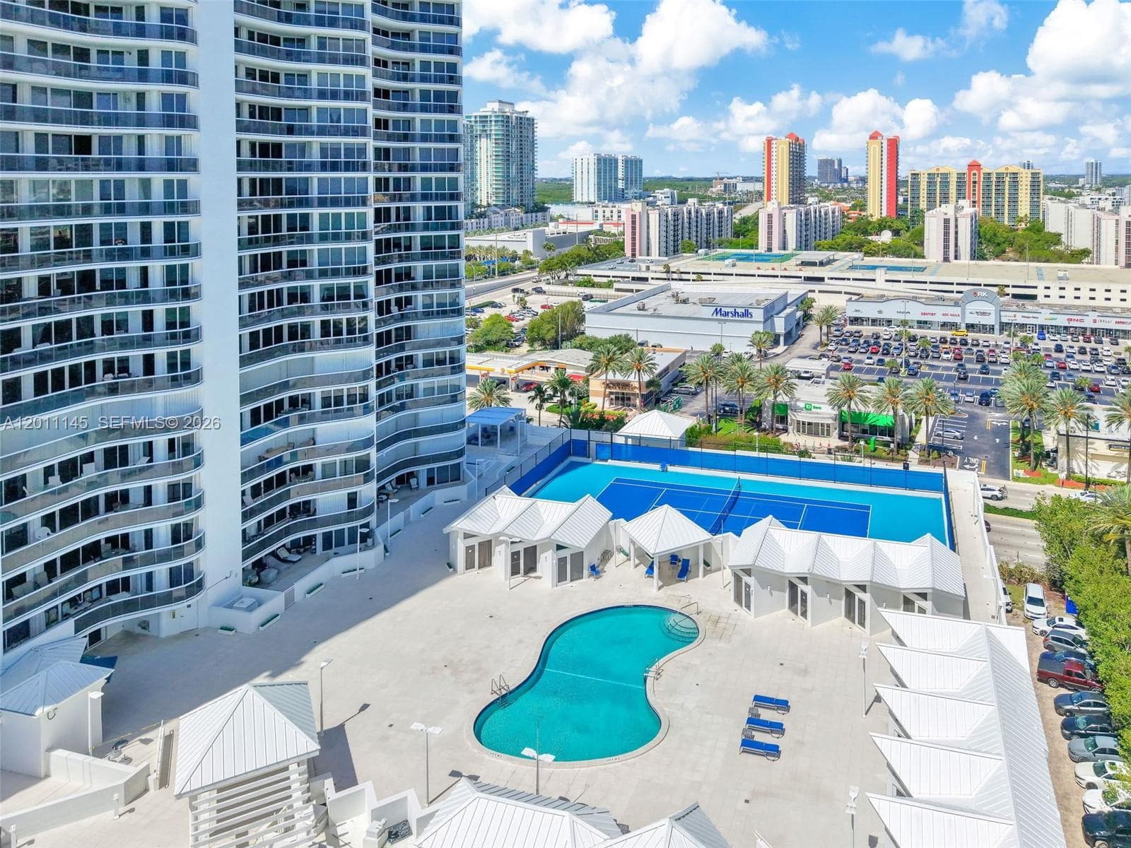 16711 Collins Ave 1804 photo 4
