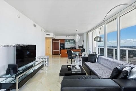 1830 Ocean Dr 3308 photo 3