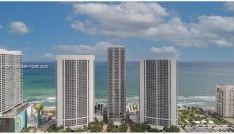 1830 Ocean Dr 3308 photo 1