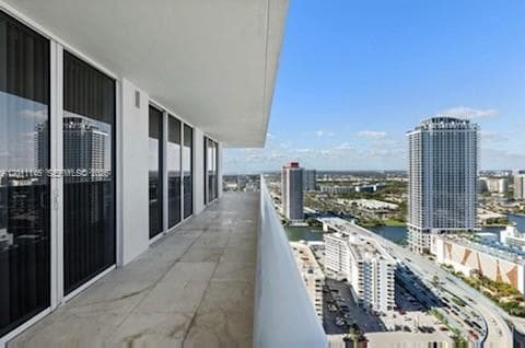 1830 Ocean Dr 3308 photo 15