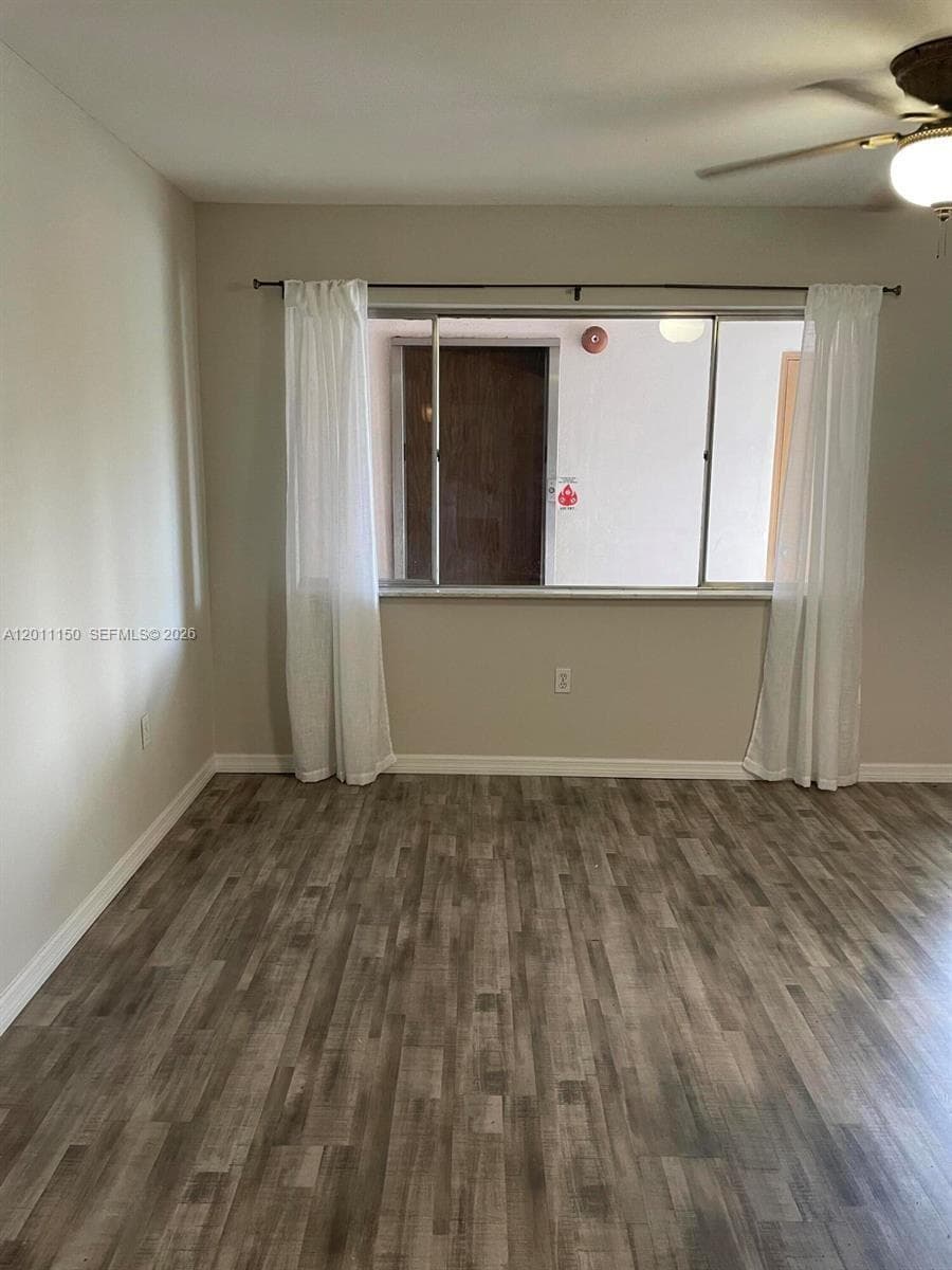 2878 Donnelly Dr 205 photo 7