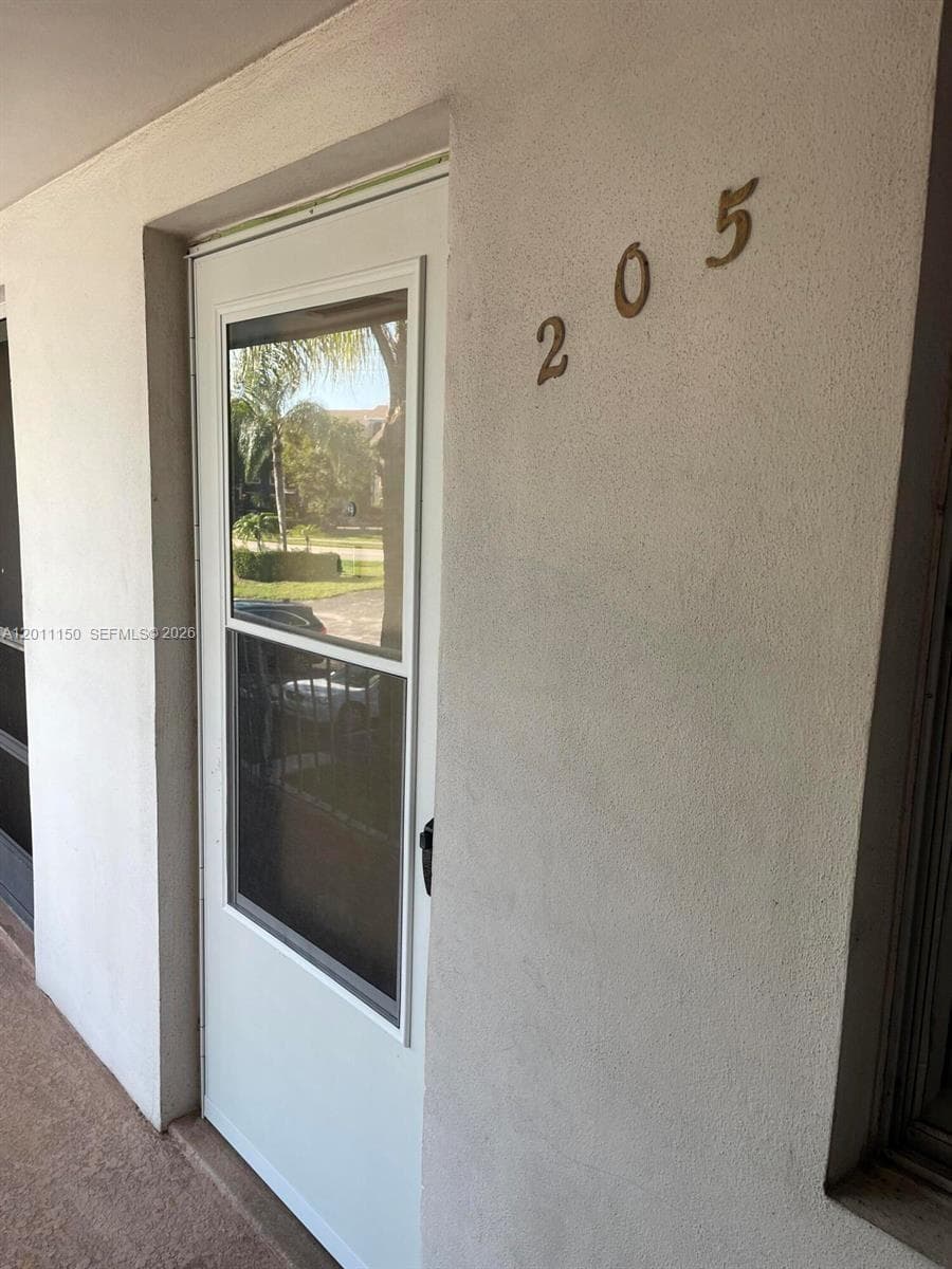 2878 Donnelly Dr 205 photo 3